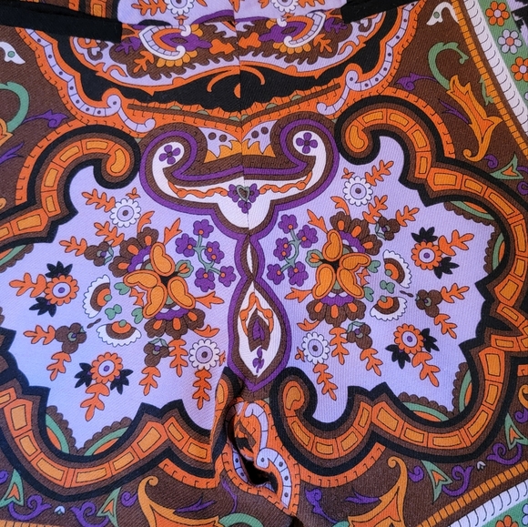 Taka Wear - Colorful Printed Shorts - Picture 5 of 15